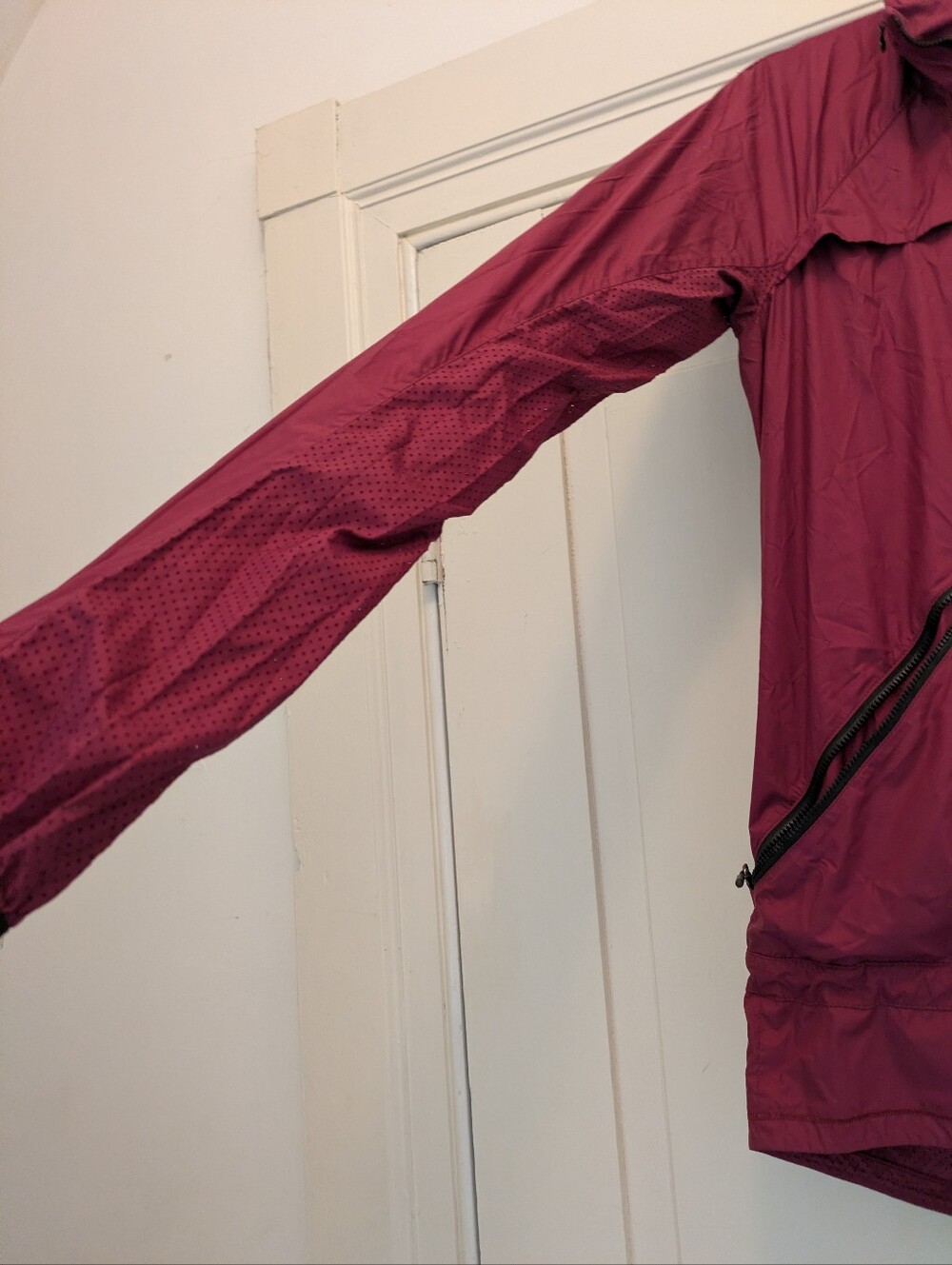 Lululemon Miss Misty Wine Rain/Windbreaker Jacket w/ Roll Up Hood- 6 - Picture 6 of 6